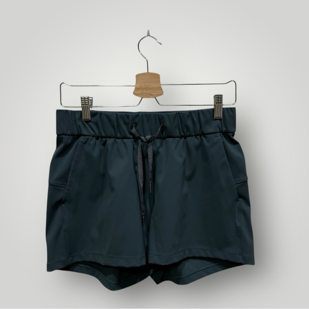 Lululemon On The Fly Shorts 2.5" Sz 6 Waist Gray Drawstring Pockets W7AG7S Green